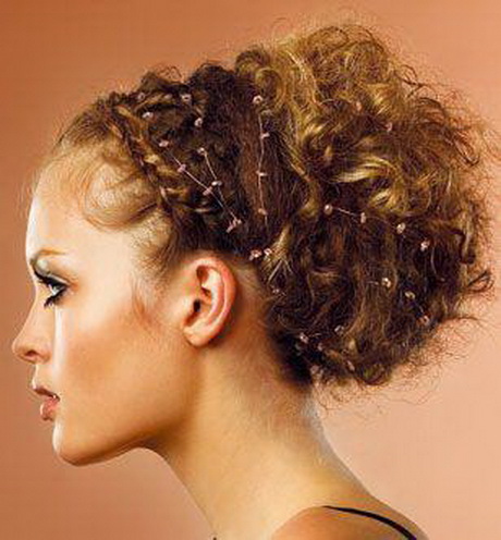 coiffure-mariage-cheveux-boucls-76_10 Coiffure mariage cheveux bouclés