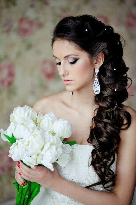 coiffure-mariage-cheveux-boucls-76_13 Coiffure mariage cheveux bouclés