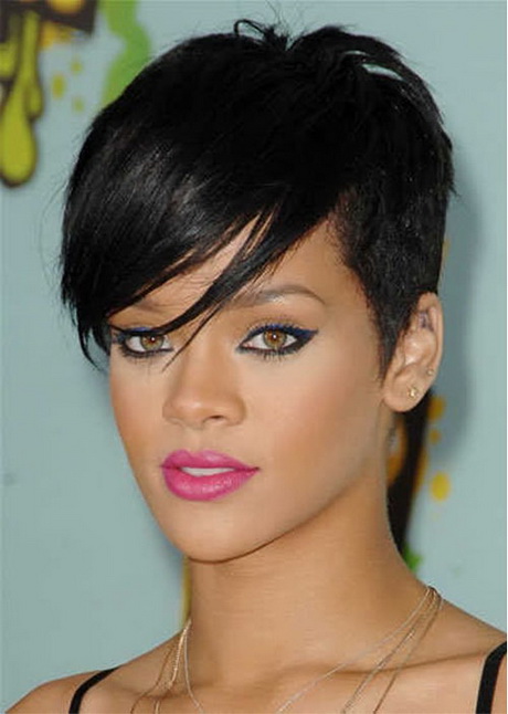 Rihanna cheveux courts