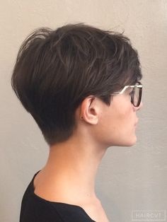 coupe-de-cheveux-courte-femme-ete-2018-32_16 Coupe de cheveux courte femme ete 2018
