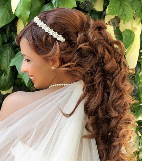 coiffure-mariage-cheveux-long-friss-54_18 Coiffure mariage cheveux long frisés