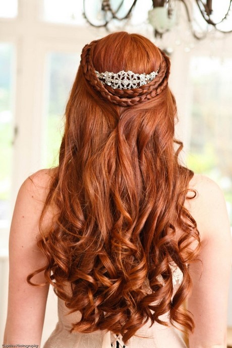 coiffure-mariage-cheveux-long-friss-54_9 Coiffure mariage cheveux long frisés