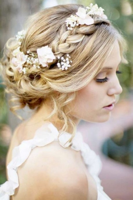 coiffure-marie-avec-fleurs-naturelles-42_10 Coiffure mariée avec fleurs naturelles