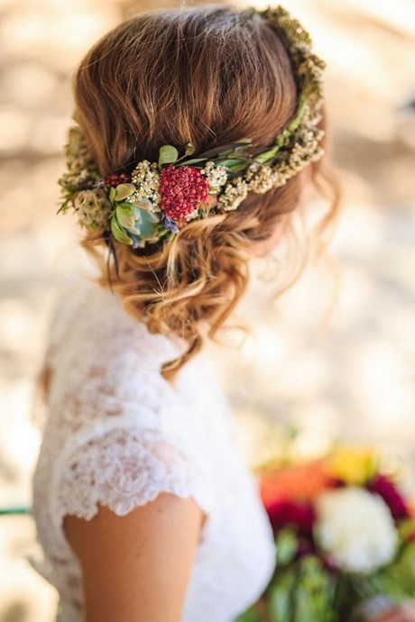 coiffure-marie-avec-fleurs-naturelles-42_17 Coiffure mariée avec fleurs naturelles
