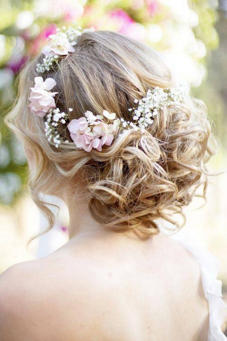 coiffure-marie-avec-fleurs-naturelles-42_4 Coiffure mariée avec fleurs naturelles