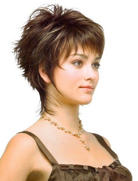 modle-de-coupe-courte-femme-cheveux-fins-02_8 Modèle de coupe courte femme cheveux fins