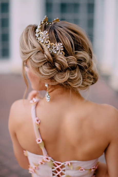 coiffure-mariage-cheveux-long-2022-64_7 Coiffure mariage cheveux long 2022