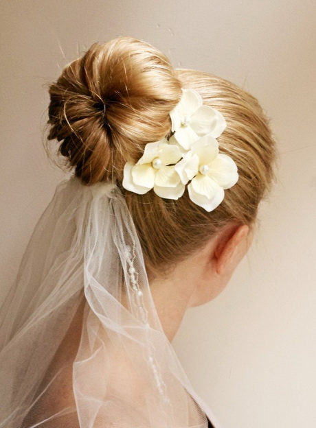 coiffure-mariage-avec-fleurs-46 Coiffure mariage avec fleurs