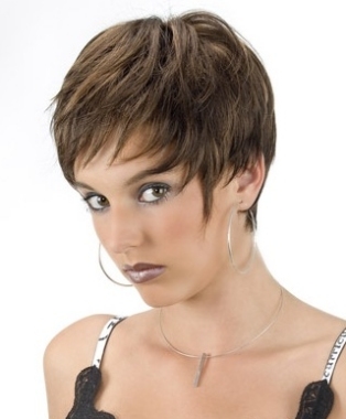 modele-coiffure-courte-pour-femme-38_9 Modele coiffure courte pour femme