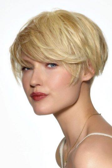 modele-coiffure-femme-carre-court-68_18 Modele coiffure femme carre court