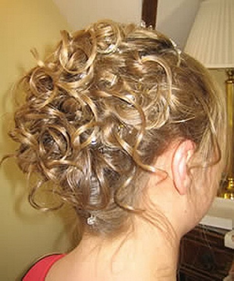 coiffure-mariage-cheveux-mi-long-boucle-11_18 Coiffure mariage cheveux mi long bouclé