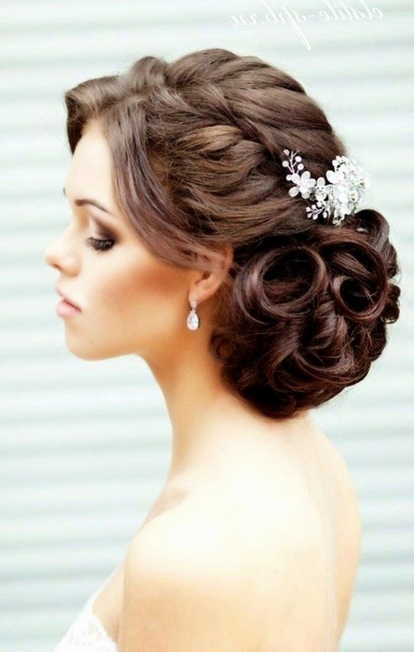 coiffure-femme-mariage-cheveux-long-24_13 Coiffure femme mariage cheveux long