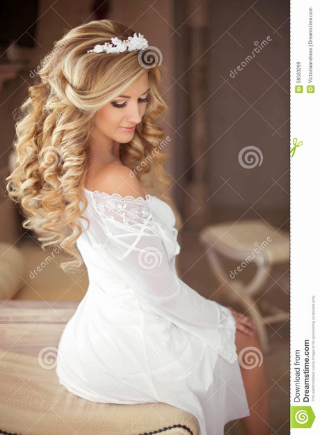 coiffure-mariage-cheveux-mi-long-ondule-36_7 Coiffure mariage cheveux mi long ondulé