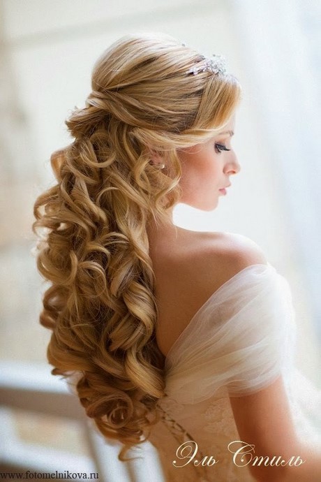 coiffure-simple-mariage-cheveux-long-25 Coiffure simple mariage cheveux long