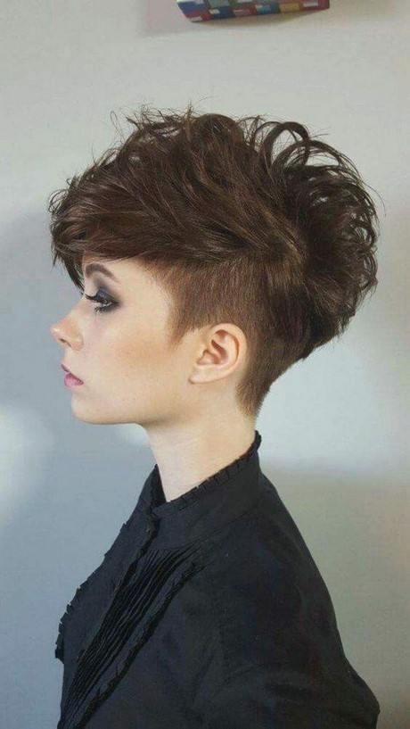 coupe-cheveux-courte-femme-originale-55_11 Coupe cheveux courte femme originale