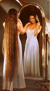 femmes-aux-cheveux-tres-longs-57_2 Femmes aux cheveux tres longs