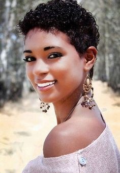 coiffure-afro-femme-noire-30 Coiffure afro femme noire