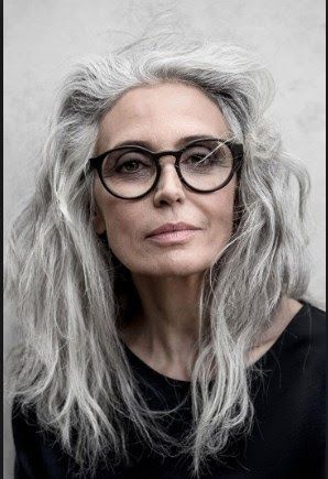 coiffure-courte-femme-60-ans-lunettes-39_15 Coiffure courte femme 60 ans lunettes