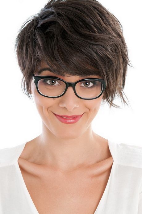 coupe-de-cheveux-court-pour-femme-avec-lunette-81_7 Coupe de cheveux court pour femme avec lunette