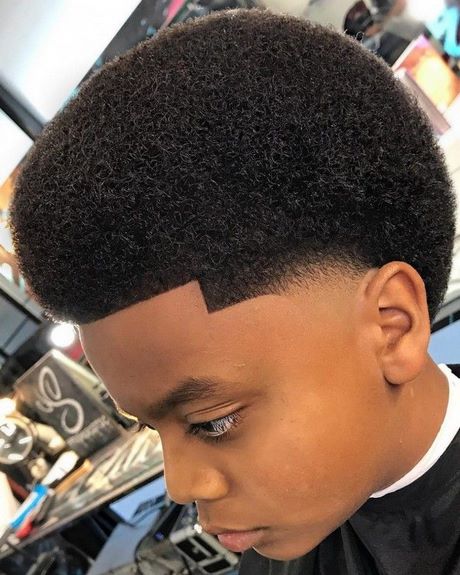 coupe-de-cheveux-afro-homme-court-49_18 Coupe de cheveux afro homme court