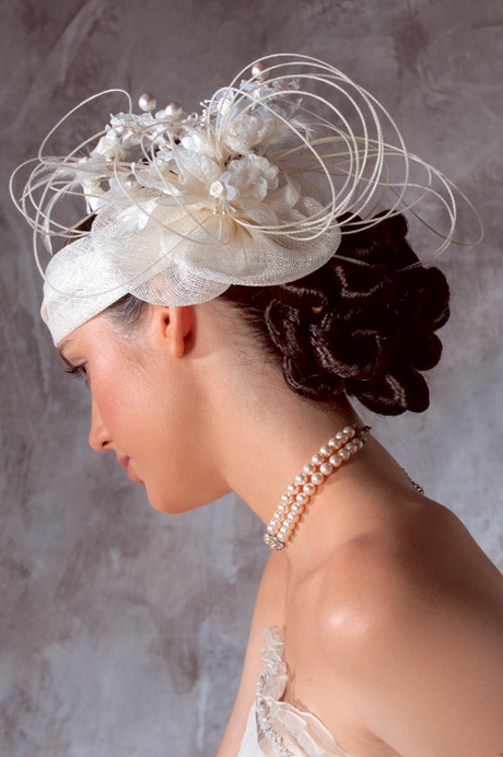 coiffure-mariage-avec-chapeau-85_18 Coiffure mariage avec chapeau