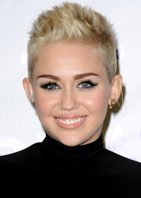 miley-cyrus-cheveux-court-55_11 Miley cyrus cheveux court