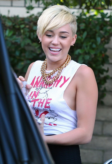 miley-cyrus-cheveux-court-55_9 Miley cyrus cheveux court