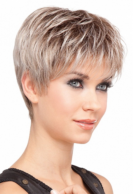 style-cheveux-courts-femme-46_15 Style cheveux courts femme