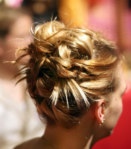 ide-coiffure-mariage-invite-66_18 Idée coiffure mariage invitée