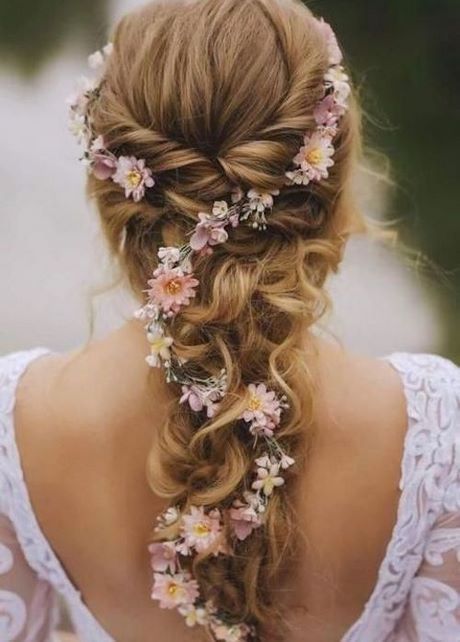 coiffure-mariage-2023-cheveux-long-08_12 Coiffure mariage 2023 cheveux long