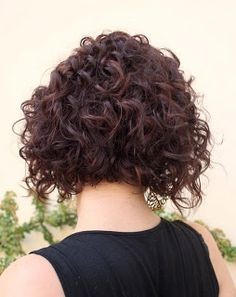 cheveux-friss-carr-plongeant-38_7 Cheveux frisés carré plongeant