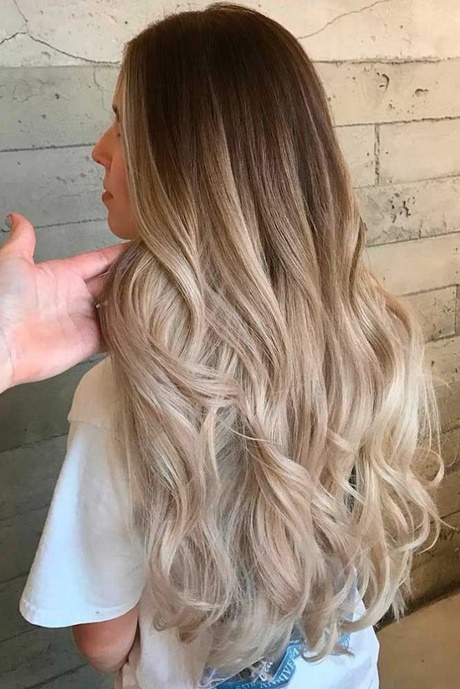 couleur-cheveux-long-tendance-2018-00_4 Couleur cheveux long tendance 2018