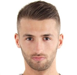 Coupe hommes cheveux courts