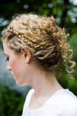 coiffure-cheveux-ondules-pour-mariage-43_2 Coiffure cheveux ondulés pour mariage