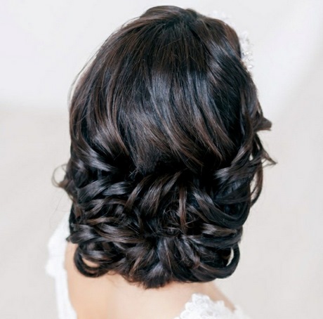 coiffure-cheveux-ondules-pour-mariage-43_6 Coiffure cheveux ondulés pour mariage