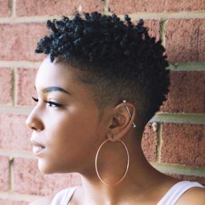 coupe-cheveux-afro-court-femme-69_3 Coupe cheveux afro court femme
