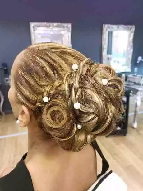 coiffure-mariage-2023-cheveux-courts-12_14-6 Coiffure mariage 2023 cheveux courts