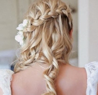 coiffure-pour-mariage-invite-cheveux-mi-long-31_18 Coiffure pour mariage invité cheveux mi long
