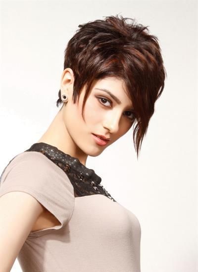 coupe-cheveux-courts-meches-femme-90_3 Coupe cheveux courts meches femme