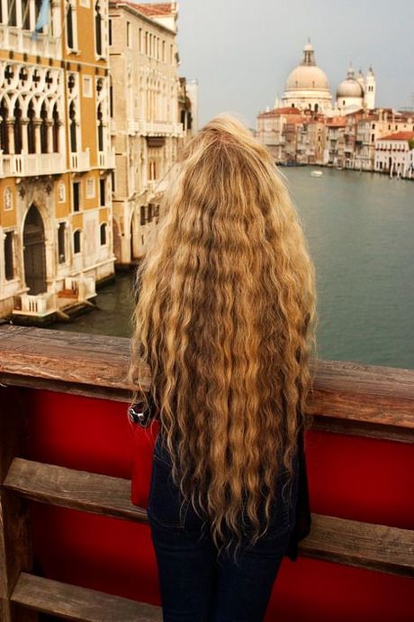 femme-cheveux-tres-long-23_15 Femme cheveux tres long