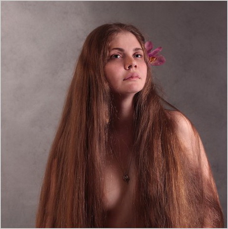 femmes-aux-cheveux-tres-longs-57_16 Femmes aux cheveux tres longs