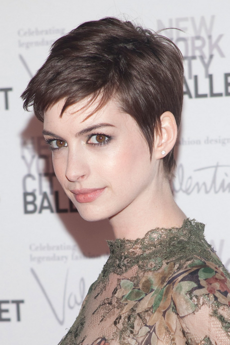 anne-hathaway-cheveux-courts-75 Anne hathaway cheveux courts