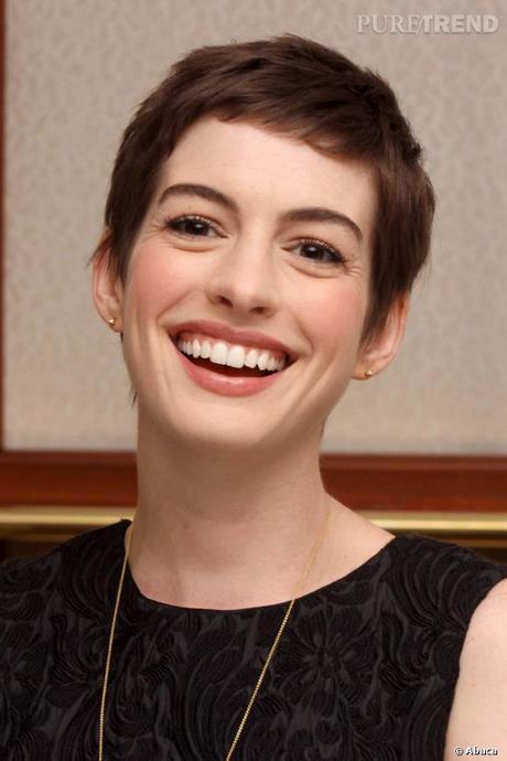 anne-hathaway-cheveux-courts-75_10 Anne hathaway cheveux courts