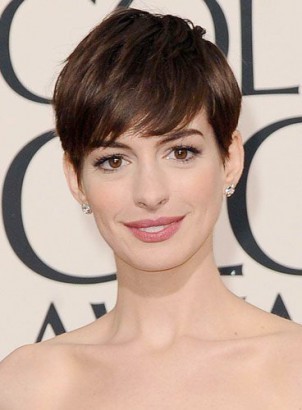 anne-hathaway-cheveux-courts-75_12 Anne hathaway cheveux courts