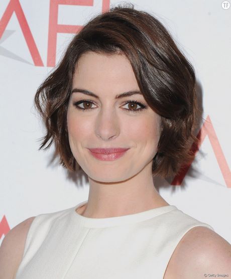 anne-hathaway-cheveux-courts-75_15 Anne hathaway cheveux courts