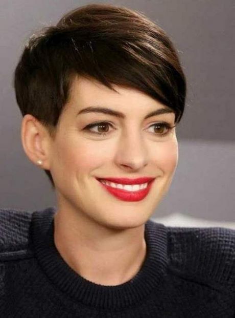 anne-hathaway-cheveux-courts-75_17 Anne hathaway cheveux courts