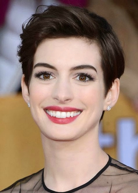 anne-hathaway-cheveux-courts-75_6 Anne hathaway cheveux courts