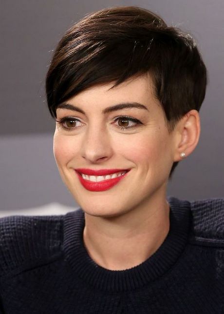 anne-hathaway-cheveux-courts-75_8 Anne hathaway cheveux courts