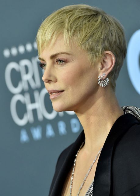 charlize-theron-coupe-courte-16_19 Charlize theron coupe courte