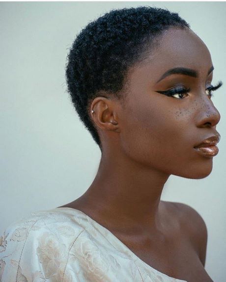 Cheveux court femme africaine